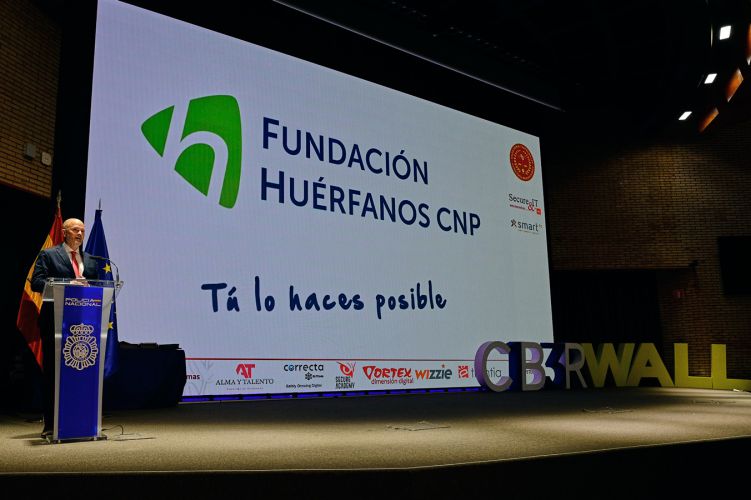 Presentación Fundación Huerfanos CNP Premios PETEC 2022
